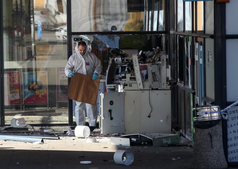 [FOTO/VIDEO] Eksplodirao bankomat u Sesvetama
