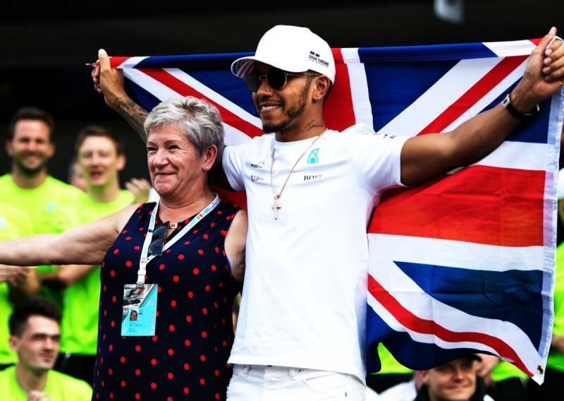 Lewis Hamilton odlučio se na drastičan korak; ovako će se ubuduće prezivati sedmerostruki svjetski prvak Formule 1
