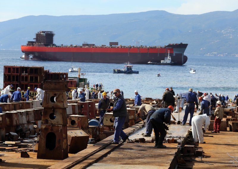 U brodogradilištu 3. maj naručitelju konačno predan tanker 'Santiago'