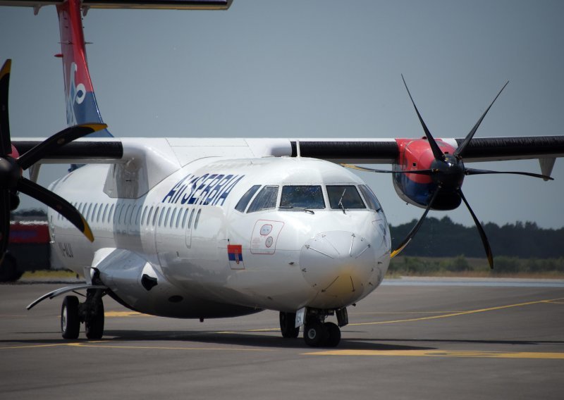 Zbog dojave o bombi avion Air Serbia na letu za Moskvu se vratio u Beograd