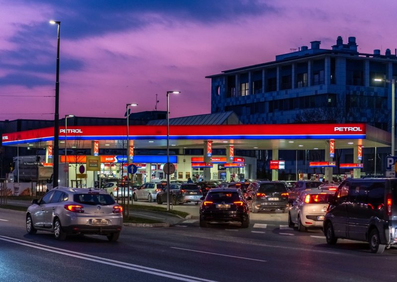 Slovenija zamrznula cijene goriva na mjesec dana, zasad dostupno i strancima