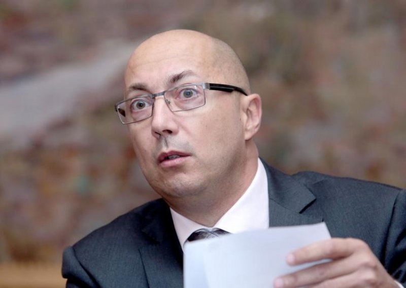 Ministar uprave Kovačić brani zapošljavanje stranačkog kolege iz Mosta