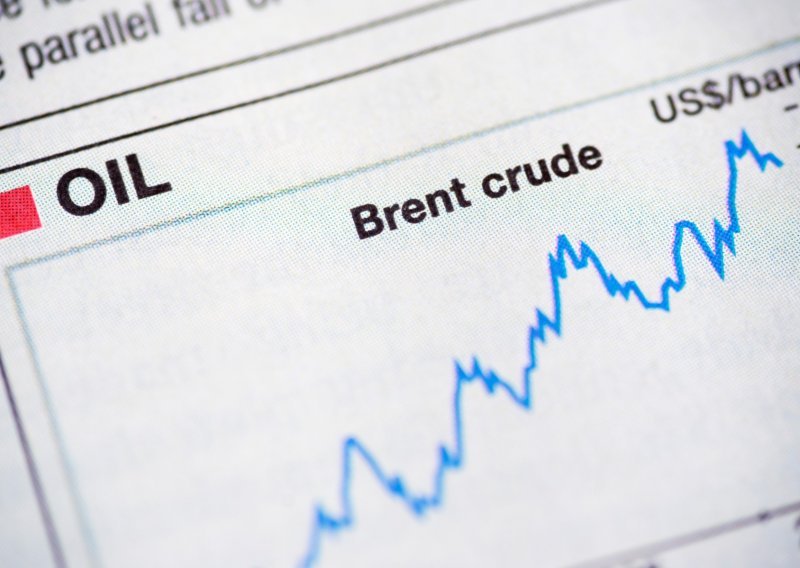 Najave prodaje rezervi spustile cijene nafte drugi tjedan zaredom