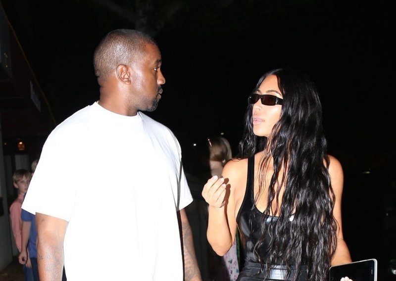 Borba za skrbništvo nad četvero djece je započela: U javnost procurio ružan odnos Kim Kardashian i Kanyea Westa