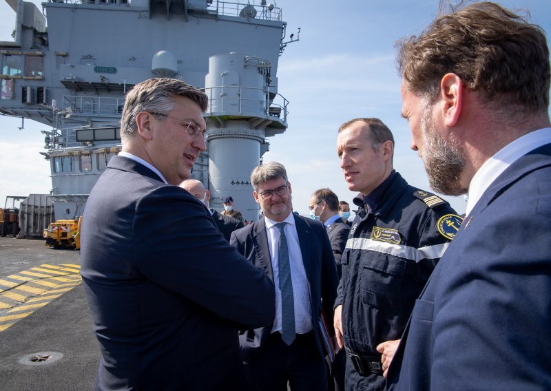 [FOTO] Plenković na francuskom nosaču aviona: Rafali nad Hrvatskom su poruka sigurnosti hrvatskim građanima