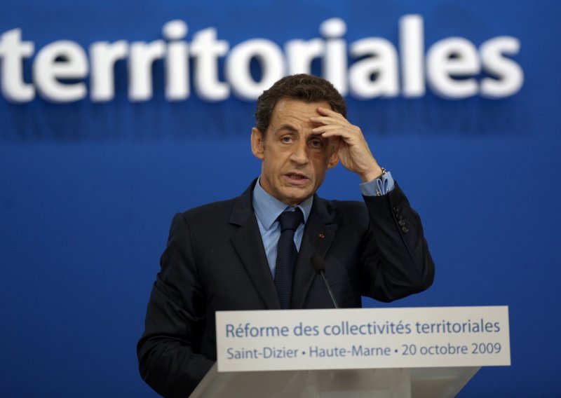 Hakeri 'sredili' Sarkozyjevu stranicu na Facebooku