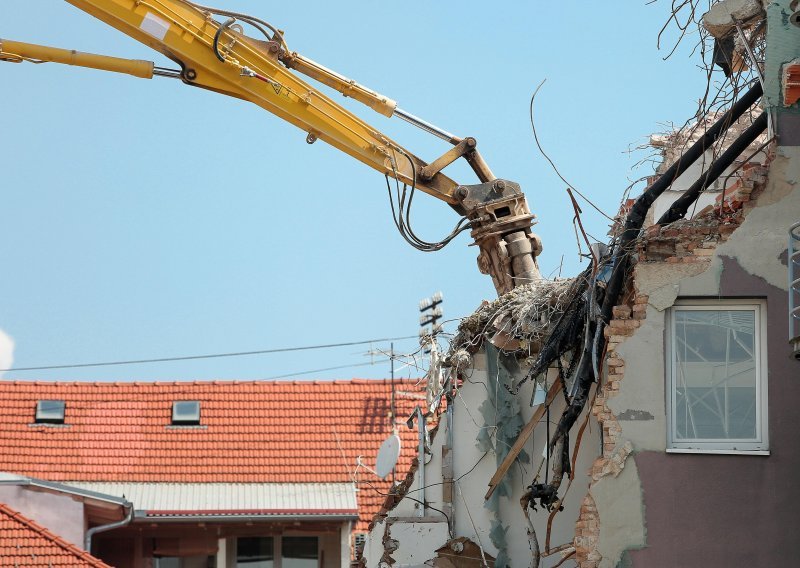Inspektorat: U subotu se ruši uništena zgrada u Petrinjskoj
