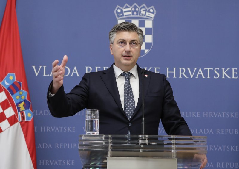 [FOTO/VIDEO] Plenković nakon sastanka s oporbom: Pronađen je upaljač, pronađeni su geleri, nepobitno je utvrđeno da je letjelica nosila oružje