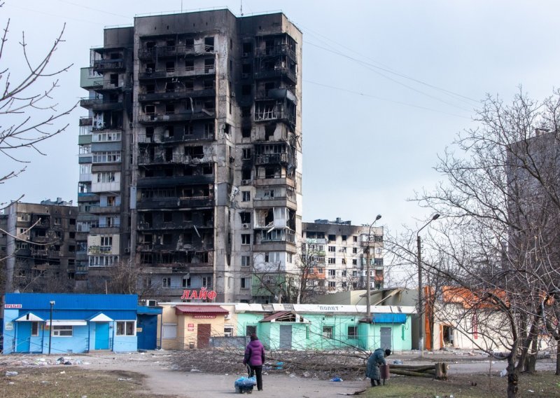 Ulične borbe u centru Mariupolja otežavaju spašavanje zarobljenih civila u podrumu kazališta