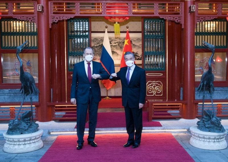 Peking: Kina i Rusija će 'odlučnije' razvijati odnose i suradnju