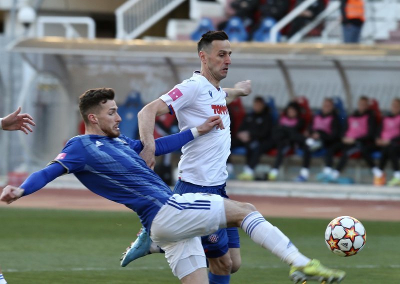 [VIDEO/FOTO] Goropadni Hajduk deklasirao Lokomotivu i sustigao Rijeku. Opet zabio Kalinić, a Krovinović oduševio eurogolom