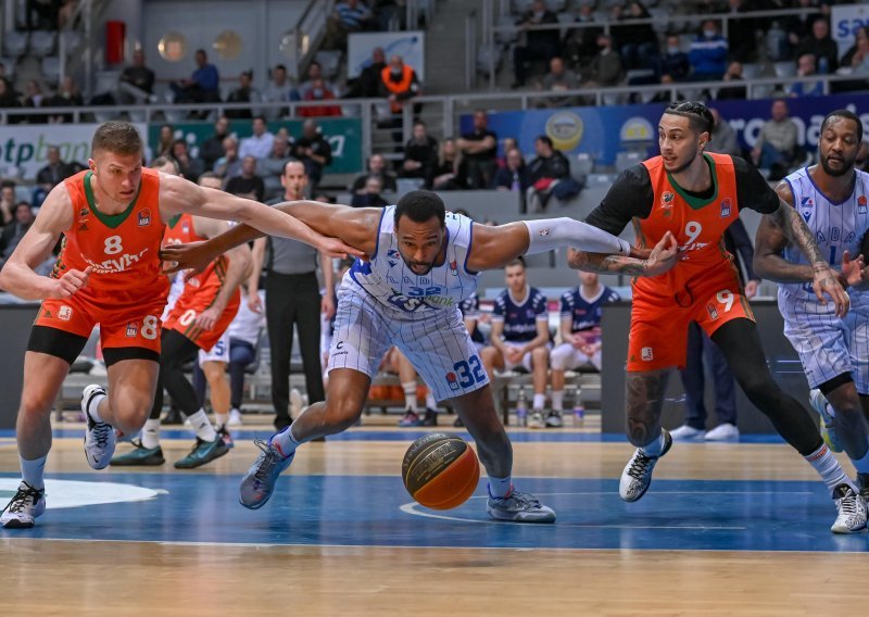 [FOTO] Dan nakon pobjede protiv Zaboka, Zadar poražen od Cedevite Olimpije. Carter zaigrao u obje utakmice