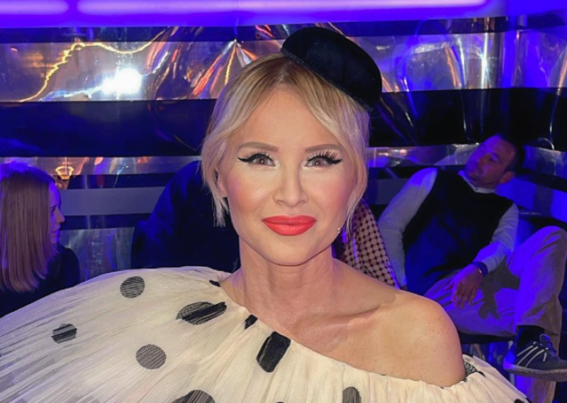 Danijela Martinović modno iznenadila: ‘Zvijezde pjevaju’ otvorila u raskošnoj haljini H&M-a