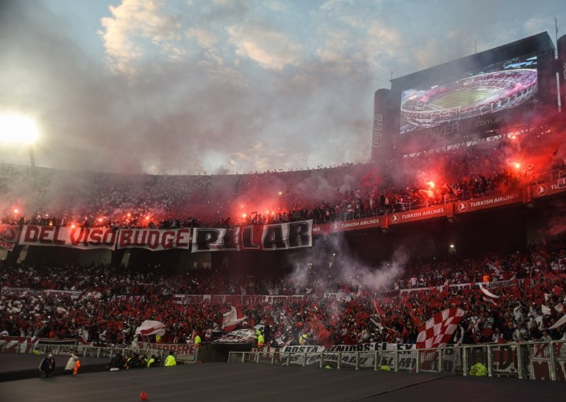 [FOTO] Pogledajte fantastičnu atmosferu na najvećem svjetskom derbiju; više od 60.000 navijača na utakmici Rivera i Boce