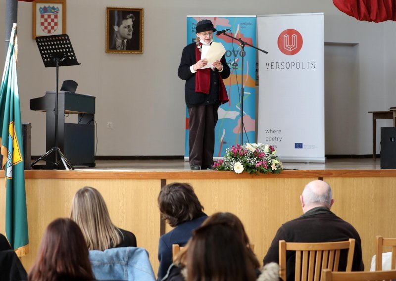 [FOTO] Uručene nagrade 59. Goranovog proljeća, Goranov vijenac dodijeljen pjesnikinji Vesni Biga