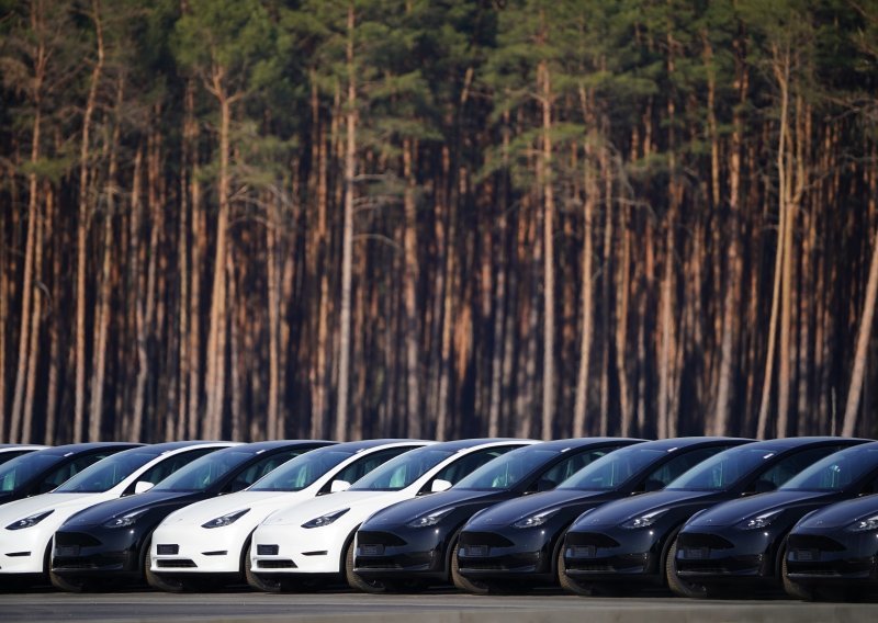 [FOTO/VIDEO] Tesla isporučuje prvi model Y iz nove tvornice Gigafactory Berlin-Brandenburg