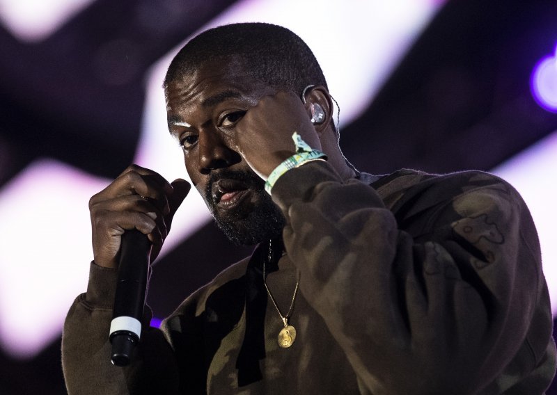 Kad je previše? Ye poznatiji kao Kanye West suspendiran i s dodjele Grammyja