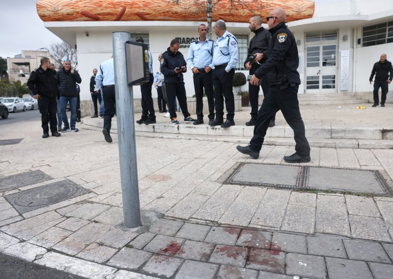 Najmanje tri žrtve u napadu nožem u Izraelu