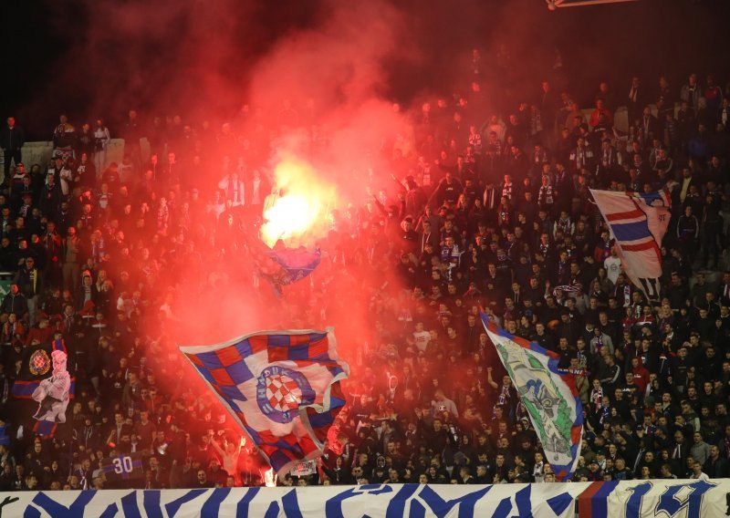 Hajduk je zbog svojih navijača dobio novu kaznu; bila je ovo još jedna vrlo skupa bakljada...