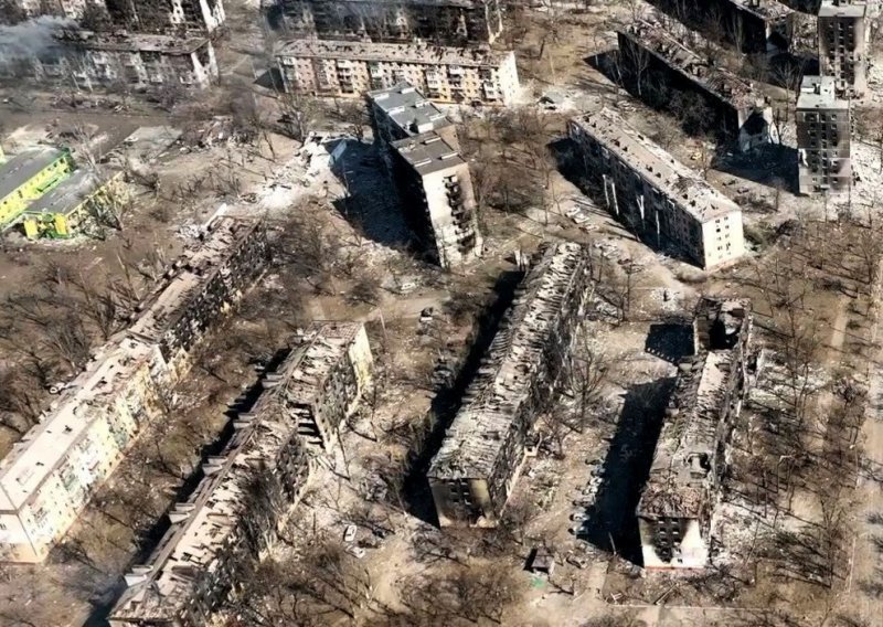 [FOTO/VIDEO] Pentagon kaže da su Ukrajinci potisnuli ruske snage kod Kijeva, nove snimke pokazuju razmjer razaranja u opkoljenom Mariupolju