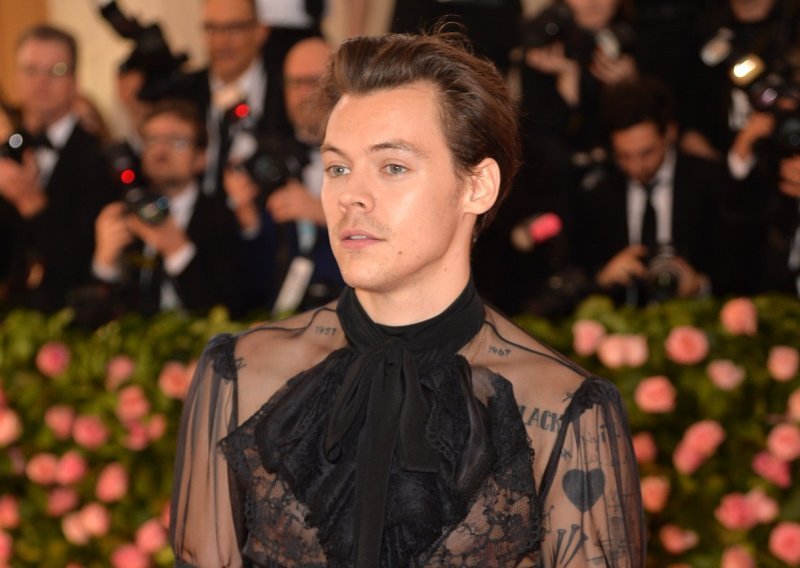 Pomiče modne granice: Ovako je Harry Styles isfurao balerinke i uspio oduševiti vojsku fanova