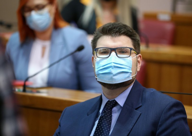 Grbin i Benčić: EU novac mora ići najboljima, a ne se dijeliti po 'babi i stričevima'