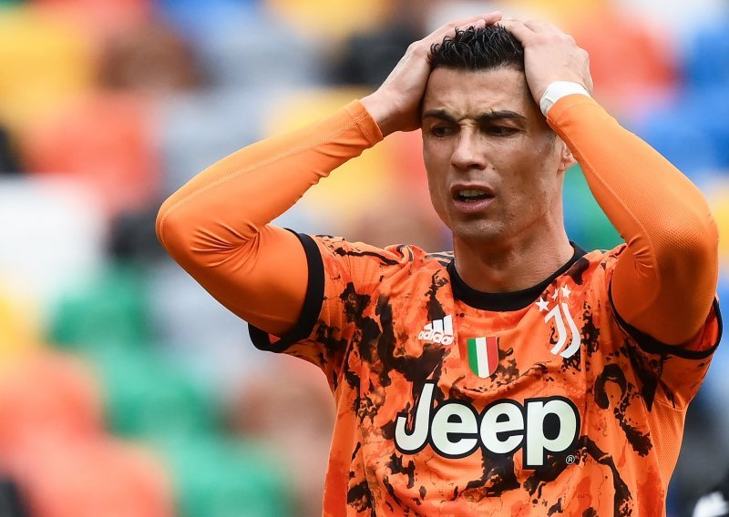 Totalni kaos u Juventusu; financijska policija upala je u klub, istražuje se transfer Cristiana Ronalda...