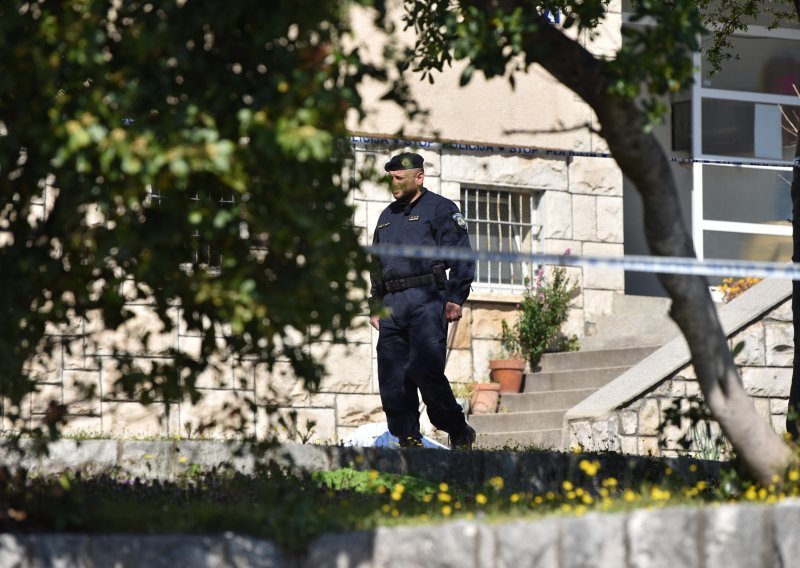 Policija o ubojstvu u Pločama: Maloljetnik je usmrćen na putu do škole, druga osoba na radnom mjestu