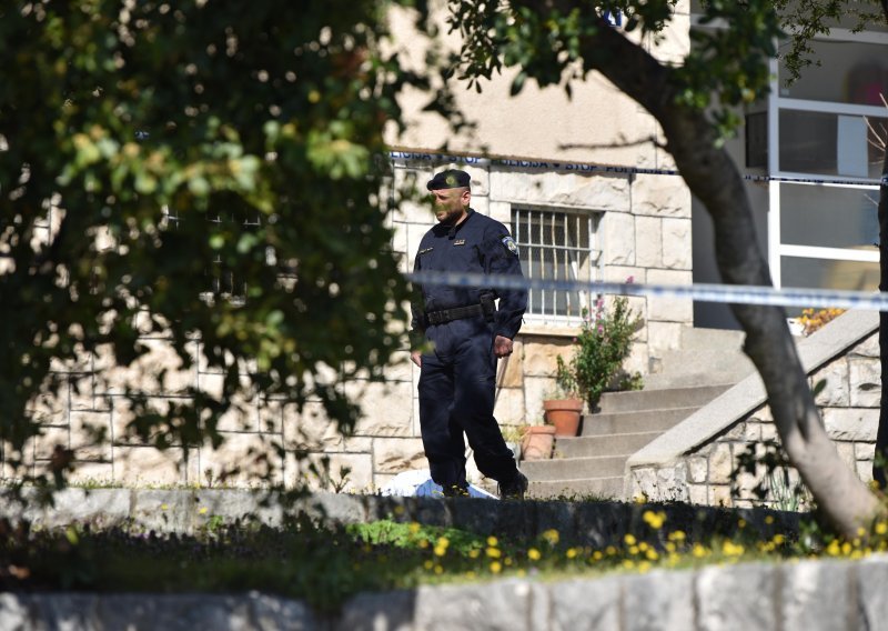Policija o ubojstvu u Pločama: Maloljetnik je usmrćen na putu do škole, druga osoba na radnom mjestu
