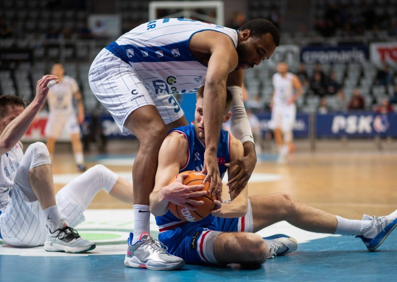[FOTO] Trebao je to biti veliki derbi košarkaškog prvenstva, ali... Razigrani Zadar je nanio Ciboni jedan od najtežih poraza