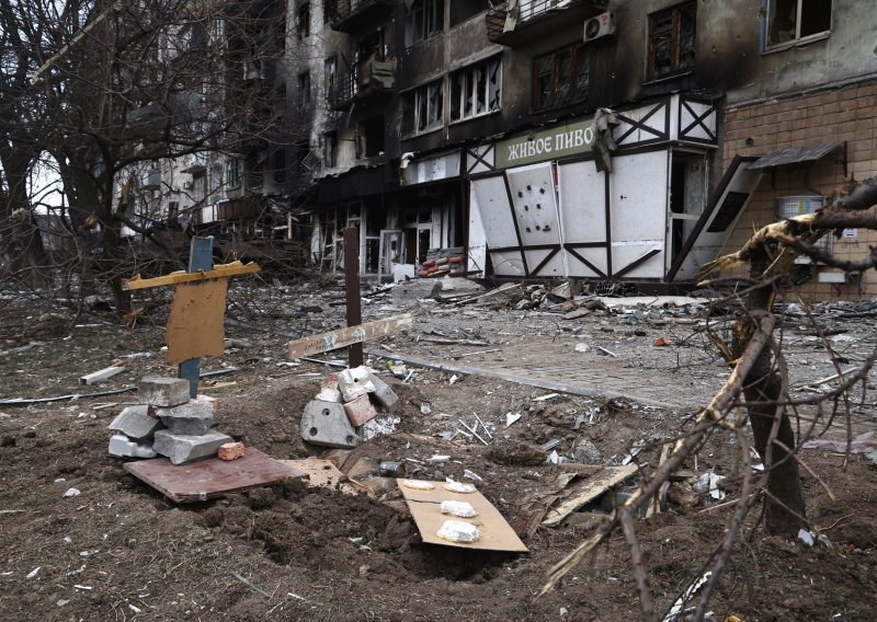 Ruska vojska zauzela Slavutič, ulične borbe u Mariupolju