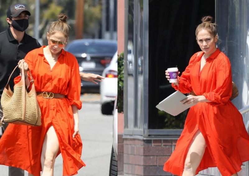 [FOTO] Vatreno crvena haljina i japanke: Casual izdanje Jennifer Lopez
