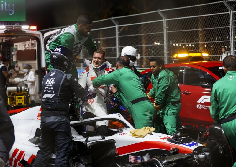 Nove informacije o zdravstvenom stanju Micka Schumachera; nakon teške nesreće oglasio se i mladi Nijemac
