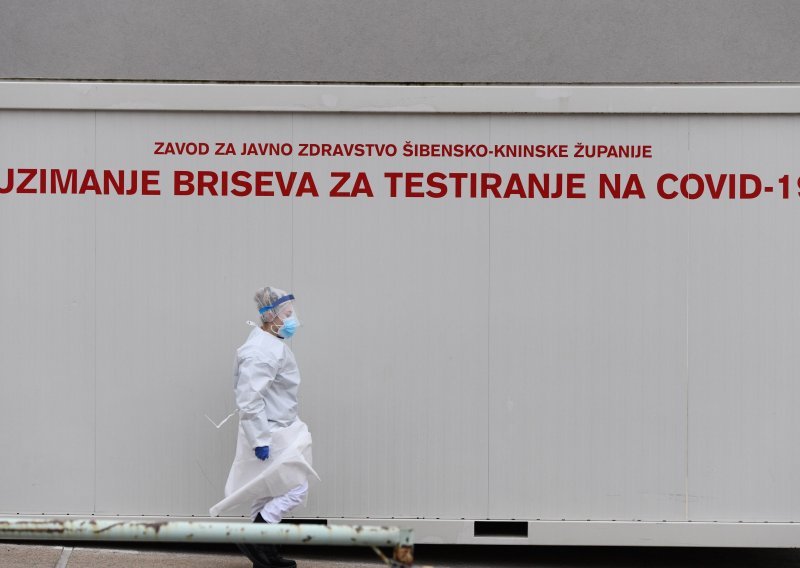 U Hrvatskoj 961 novi slučaj zaraze, umrlo 11 osoba. Ukupno je od posljedica covida-19 preminulo 15.520 osoba
