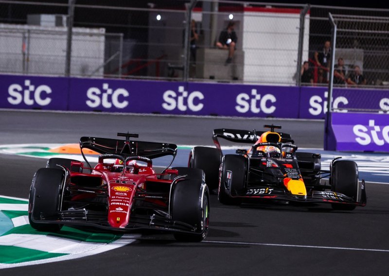 [VIDEO/FOTO] Dramatična završnica noćne utrke; Max Verstappen tri kruga prije kraja osigurao pobjedu, debakl Lewisa Hamiltona
