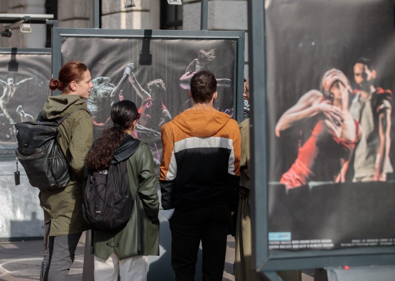 [FOTO] Na Korzu otvorena izložba fotografija o riječkom Baletu