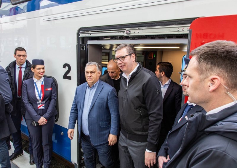 Vučić šlepa parlamentarne i lokalne izbore uz predsjedničke u strahu da bi mogao izgubiti Beograd. Tko mu izlazi na megdan i mogu li ga konačno načeti?