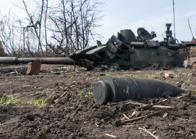 Podoljak: Ruske snage brzo se povlače iz ukrajinskih regija Kijev i Černihiv