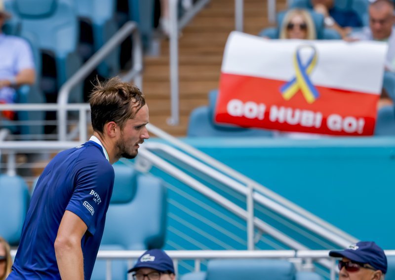 Novak Đoković može odahnuti; jedini konkurent za prvo mjesto na ATP listi sljedećih dva mjeseca neće zaigrati tenis?