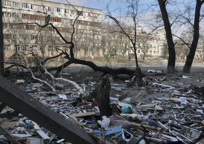 Arestovič: Černihiv pokušavaju pretvoriti u drugi Mariupolj