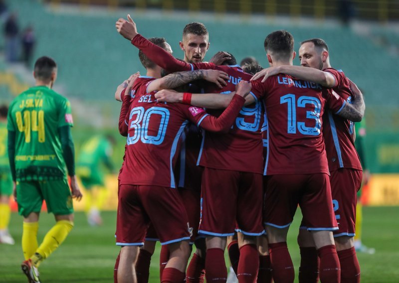 [VIDEO/FOTO] Rijeka s dva gola Vučkića pokvarila 30. rođendan Demona i pobjedom protiv Istre preskočila Hajduk, te zasjela na treće mjesto