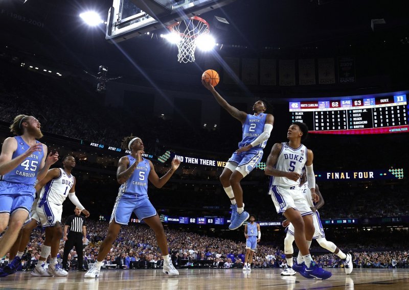 U finalu Kansas i North Carolina, a to znači i odlazak u mirovinu trenera-rekordera Mikea Krzyzewskog