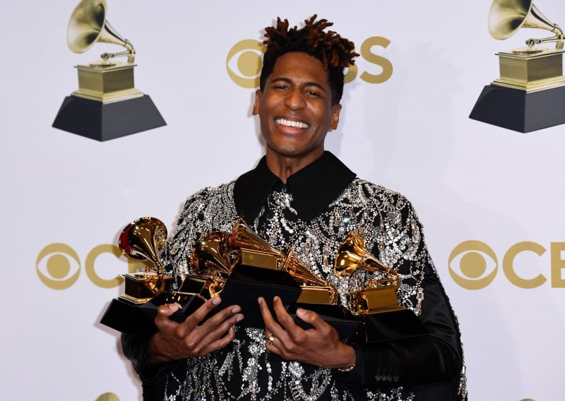 Na dodjeli Grammyja glavne nagrade odnijeli Jon Batiste i Silk Sonic