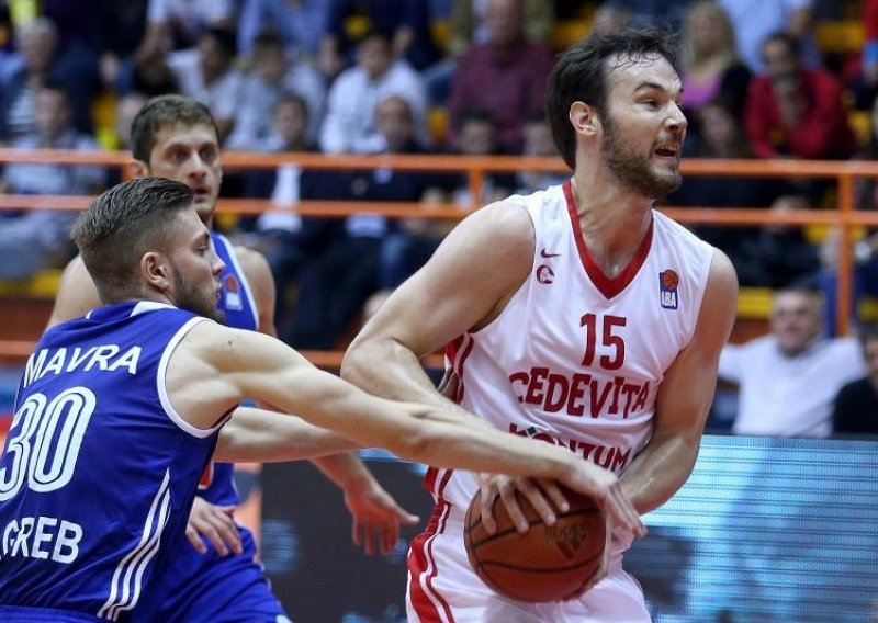 Cedevita razbila Cibonu za ostanak na vrhu; Zvezda slavila u Zadru