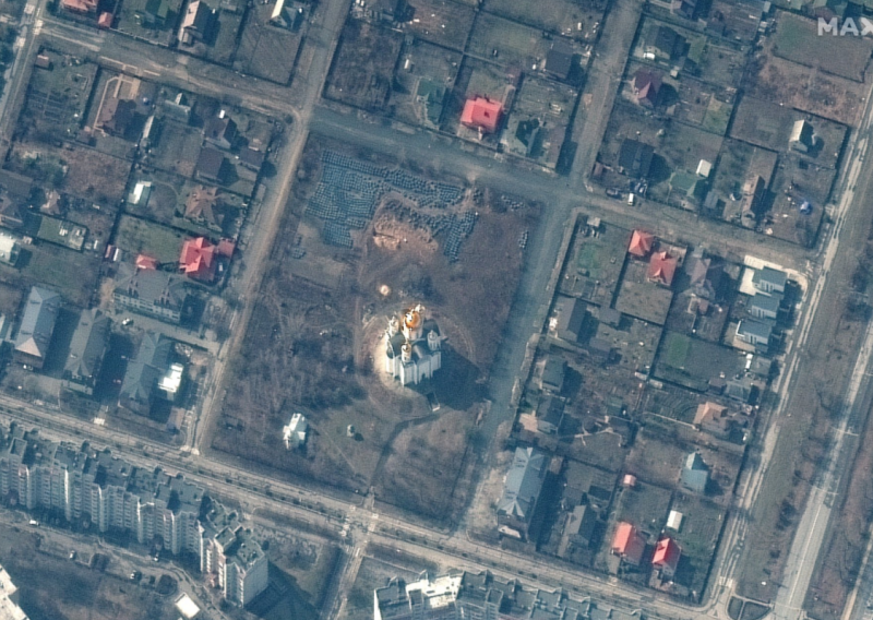 Objavljene satelitske snimke masovne grobnice u Buči