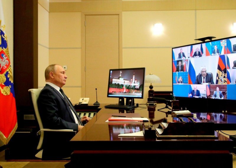 [VIDEO] Sve su glasnija govorkanja o Putinovom zdravlju: 'Pogledajte mu desnu ruku'