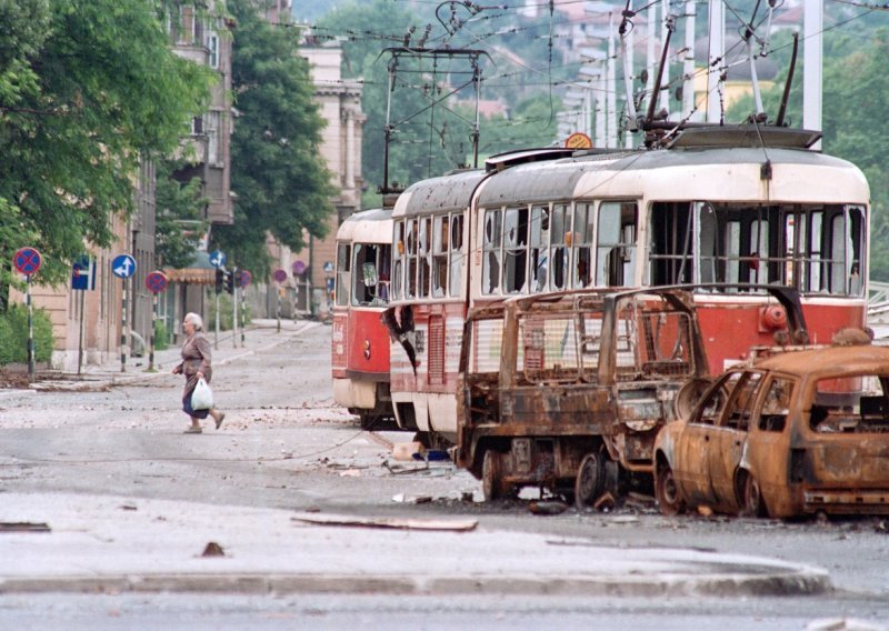 [FOTO] Točno 1452 dana bili su u okruženju: Sarajevo obilježava 30 godina od početka opsade