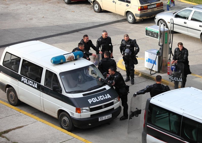 Opasan i naoružan ubojica u bijegu pokraj Širokog Brijega