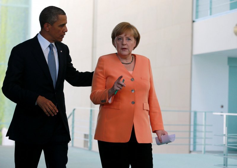 Obama pohvalio Merkel zbog 'hendlanja' imigranata