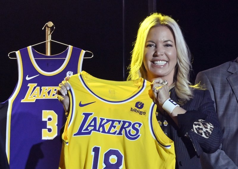 Ona je tajno oružje LA Lakersa, bivša Playboyeva zečica i jedna od najmoćnijih žena u sportu, a iako se tome nitko nije nadao, Jeanie Buss vratila je klubu staru slavu